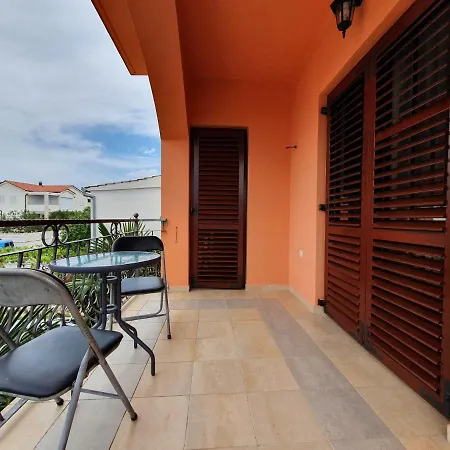 Apartment Tribunj Biserka Tribunj (Sibenik-Knin)